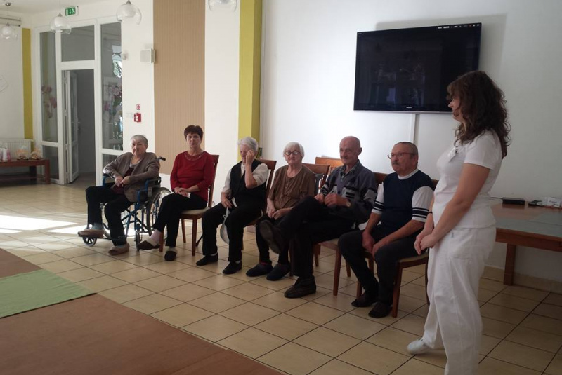 Október - mesiac úcty k starším Október - mesiac úcty k starším