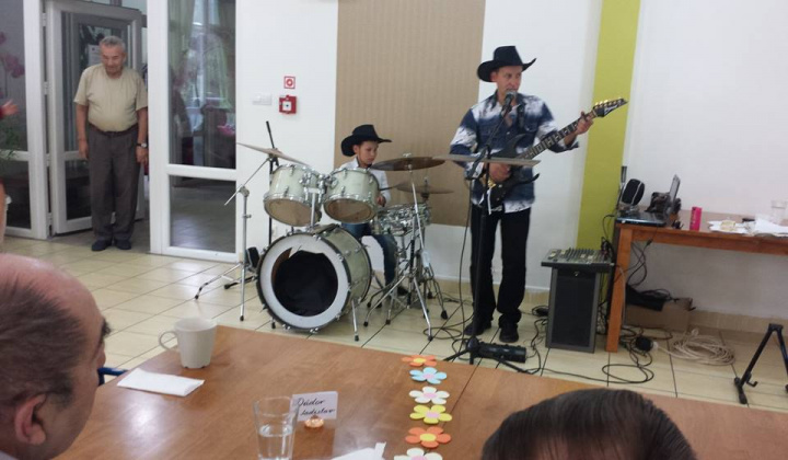 Jarné posedenie s hudbou