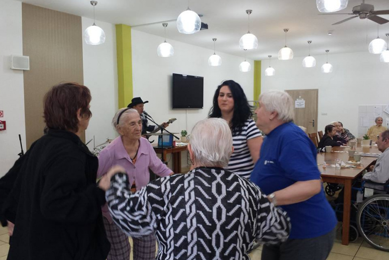 Jarné posedenie s hudbou Jarné posedenie s hudbou