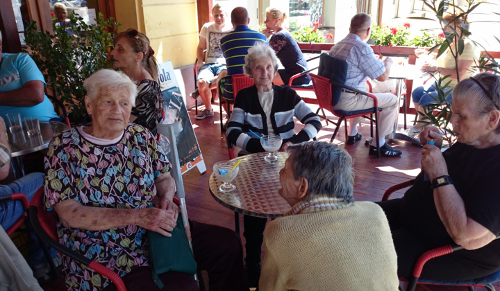 Návšteva v cukrárni 2