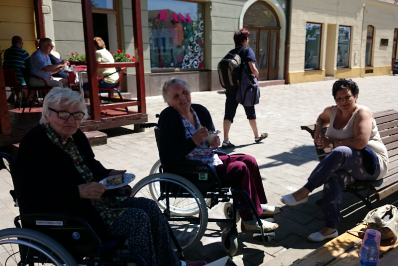 Návšteva v cukrárni 2 Návšteva v cukrárni 2