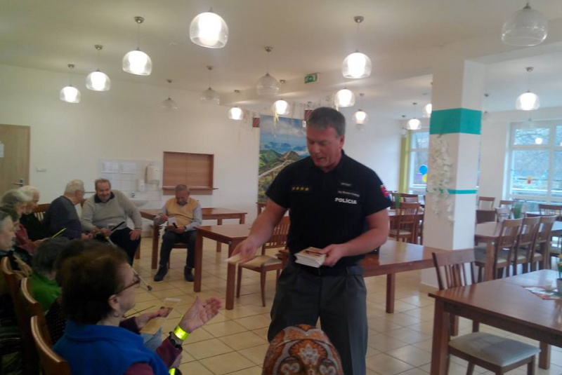 Polícia varuje seniorov 2015 Polícia varuje seniorov 2015